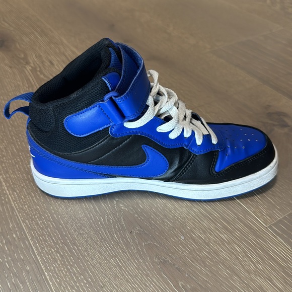 Nike ‘Court Borough Mid 2’ Sneakers size 4.5 - Picture 4 of 9